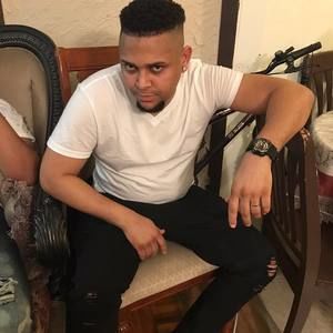 Meet your Posher, Andres gabriel